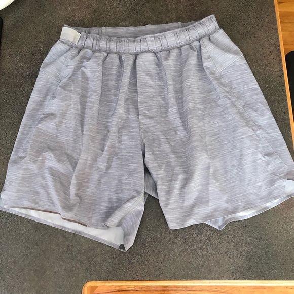 Lululemon active shorts - Picture 4 of 8